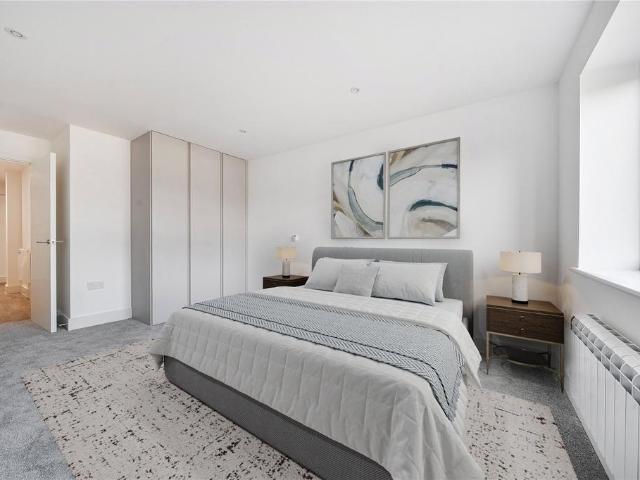 Flat for sale in Elmers End, Greater London