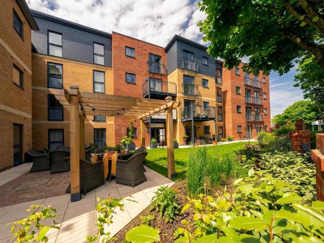 Flat for sale in Thatcham, West Berkshire