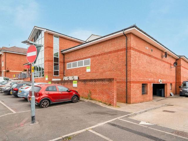 Flat for sale in Swallow, Buckinghamshire