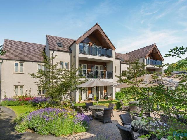 Flat for sale in Fossebridge, Gloucestershire