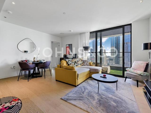 Flat for sale in Canary Wharf, Greater London