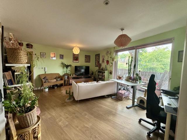 Flat for sale in Greater London