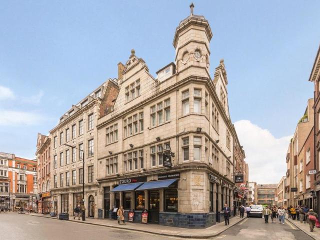 Flat for sale in Soho, Greater London