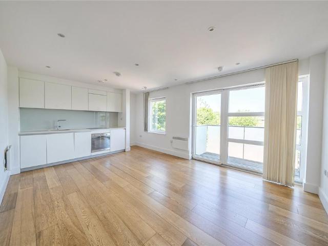 Flat for sale in Finsbury Park, Greater London