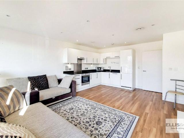 Flat for sale in Alperton, Greater London