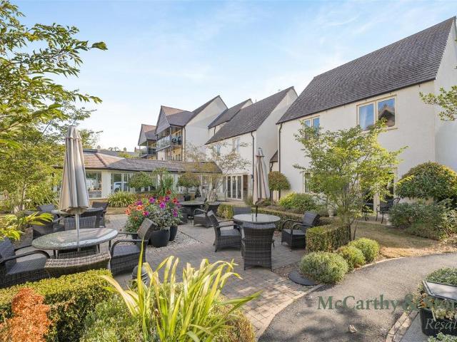 Flat for sale in Fossebridge, Gloucestershire