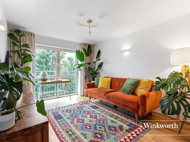 Flat for sale in High Barnet, Isle Of Man