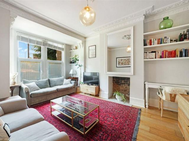 Flat for sale in Archway, Greater London