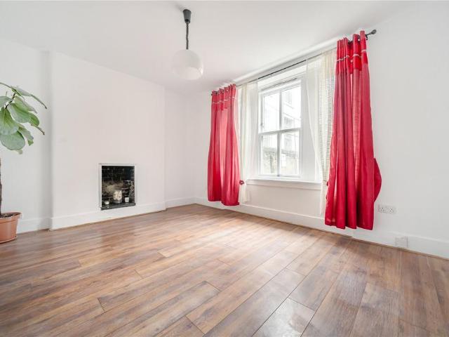 Flat for sale in Old Kent Road, Greater London