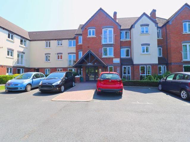 Flat for sale in Walsall, Leighswood