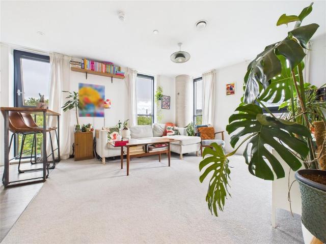 Flat for sale in Broadmead, Feckenham
