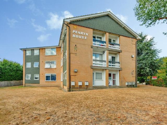 Flat for sale in Red Hill, Surrey