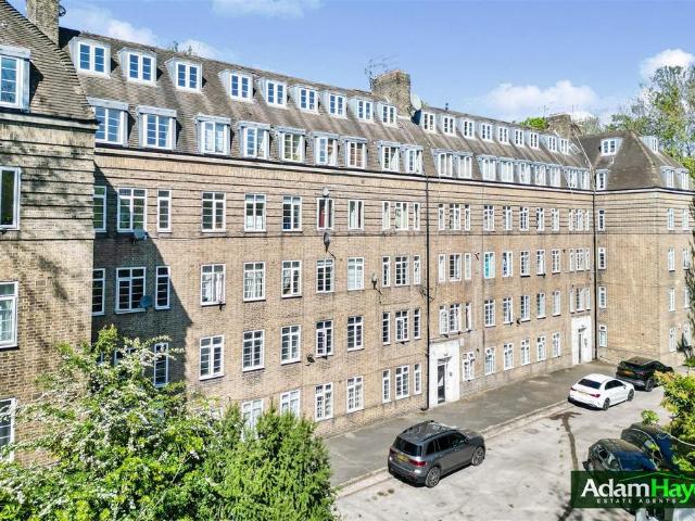 Flat for sale in Hendon, Greater London