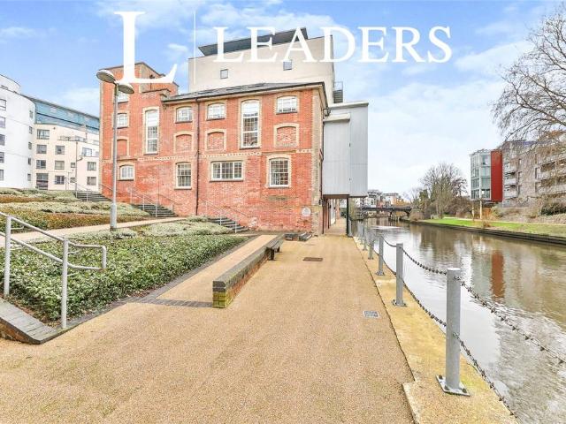 Flat for sale in Lakenham, Norwich