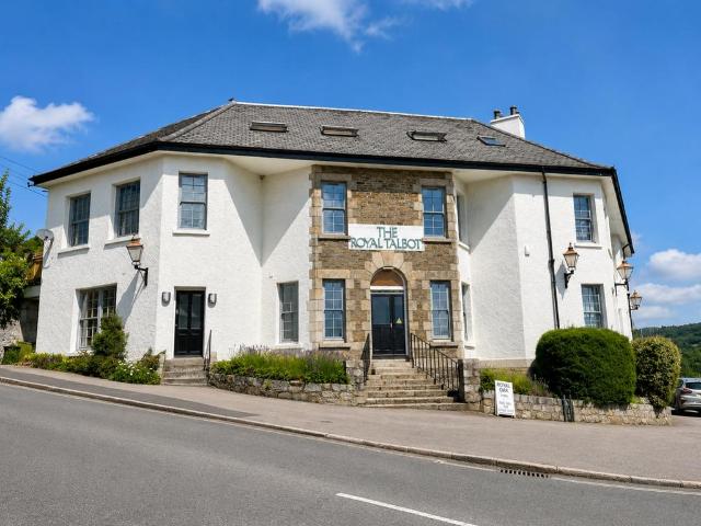 Flat for sale in Lostwithiel, Cornwall