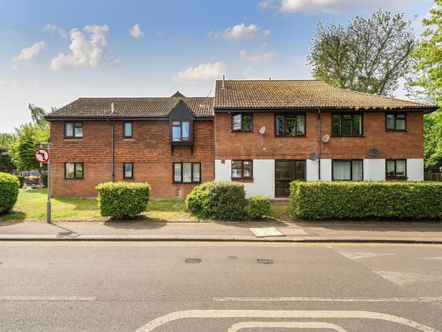 Flat for sale in Wallington, Greater London