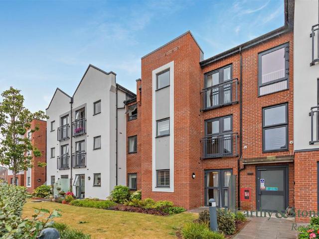 Flat for sale in Watergate, Devon