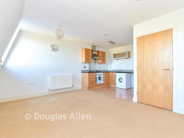 Flat for sale in Wickford