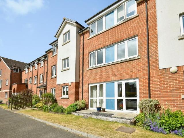 Flat for sale in Rainham, Gillingham