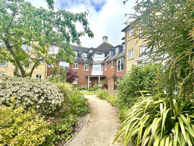 Flat for sale in Bridgefield, Kent