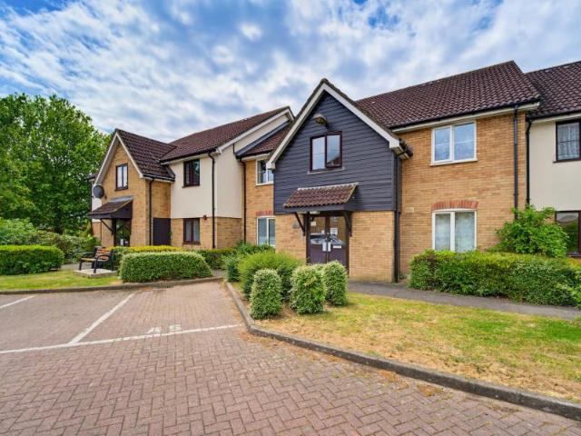 Flat for sale in Alperton, Greater London