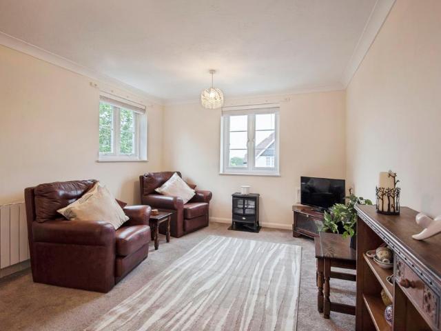 Flat for sale in Norton, King's Walden