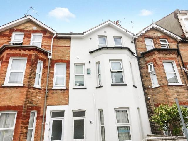 Flat for sale in West Cliff, Bournemouth