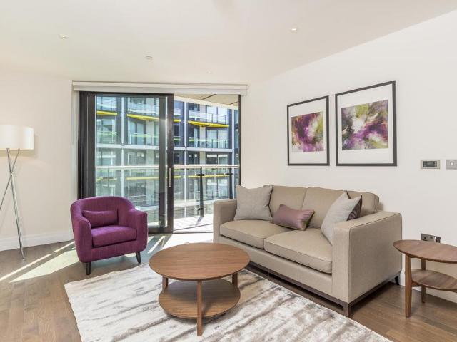 Flat for sale in Nine Elms, Greater London