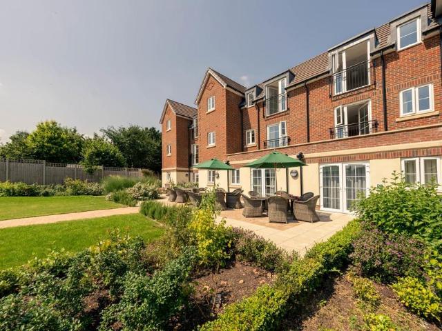 Flat for sale in Knebworth, King's Walden