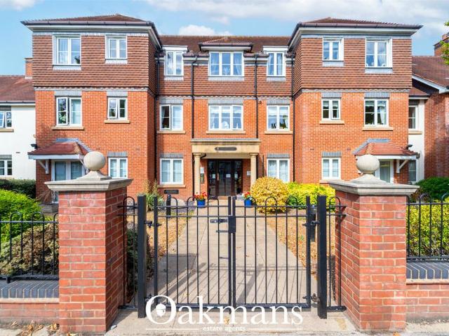 Flat for sale in Shirley, West Midlands
