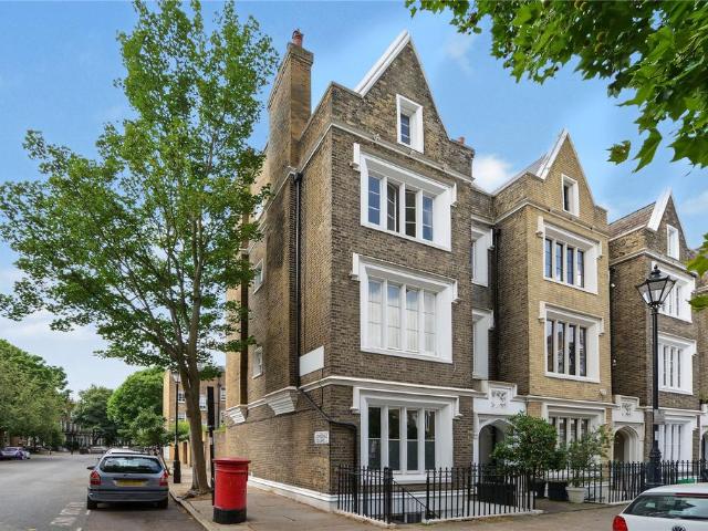 Flat for sale in Barnsbury, Greater London