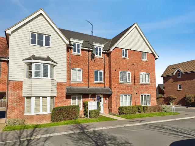 Flat for sale in Woodley