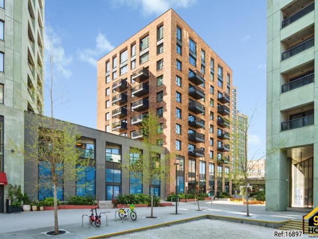 Flat for sale in Bromley-by-Bow, Bow