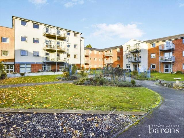 Flat for sale in Priest Down, Hampshire