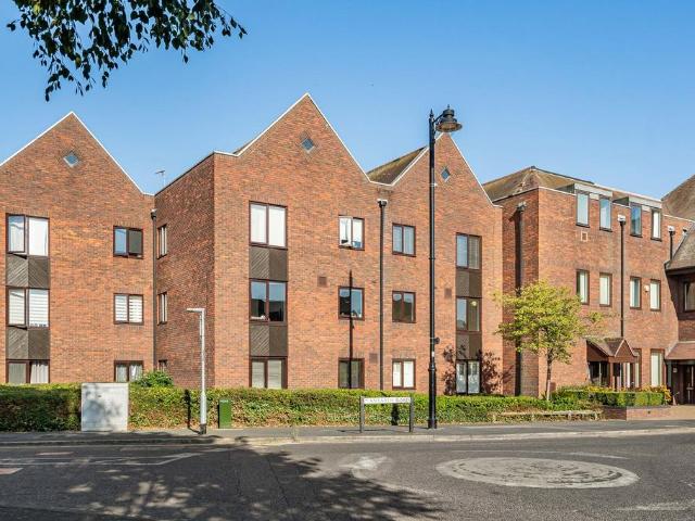 Flat for sale in Blackhills, Surrey