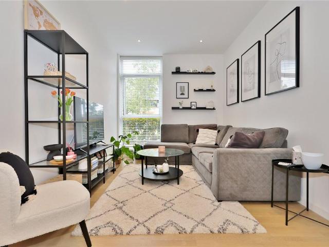 Flat for sale in Sheerwater, Woking