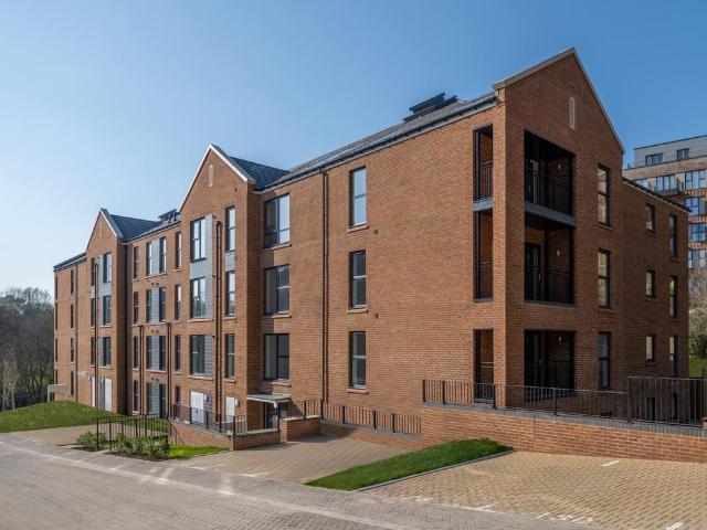 Flat for sale in Allington, Midway