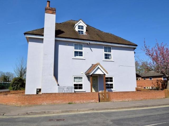 Flat for sale in Berrick Salome, Oxfordshire