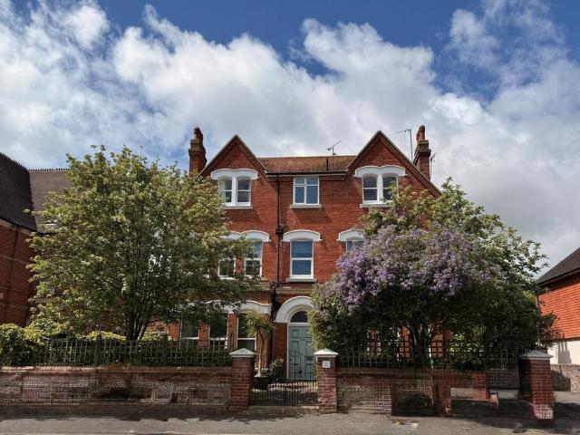 Flat for sale in Eastbourne, East Sussex