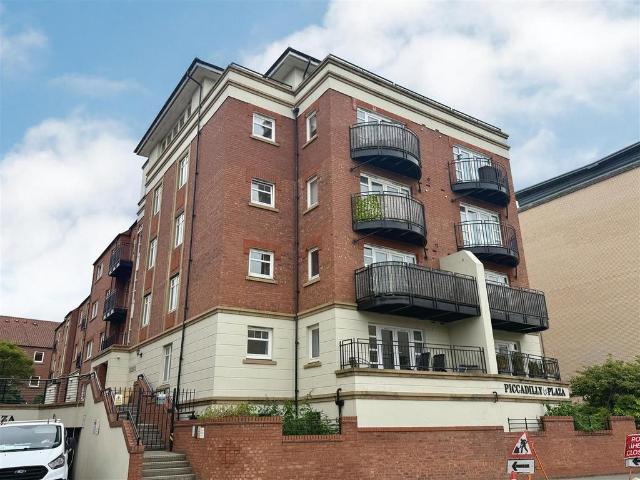 Flat for sale in Fishergate, High Field