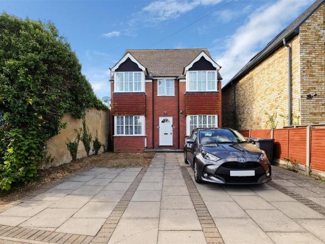 Flat for sale in The Bridge, Kent