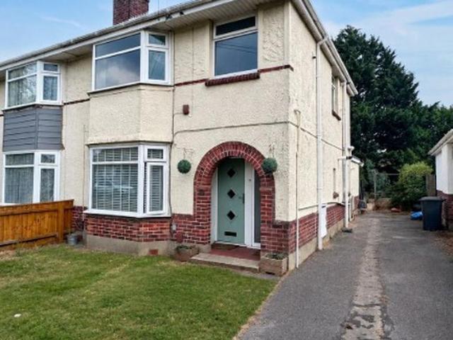 Flat for sale in Throop, Bournemouth