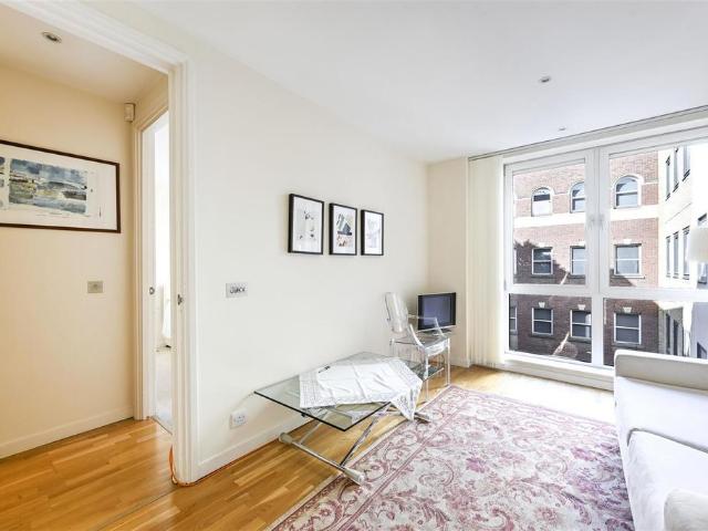 Flat for sale in Blackfriars, Lyons