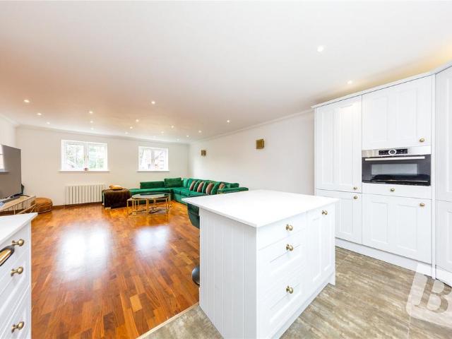 Flat for sale in Emerson Park, Greater London