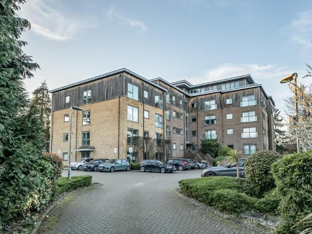 Flat for sale in Reading