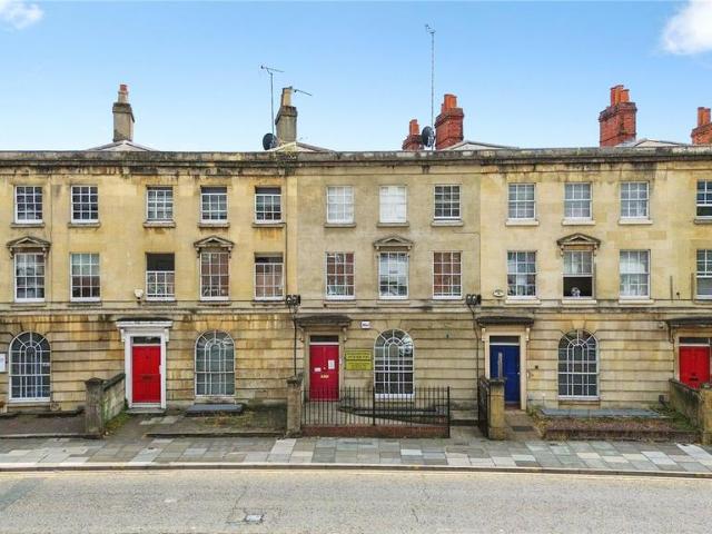 Flat for sale in Reading