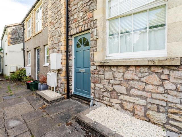 Flat for sale in Yatton, North Somerset