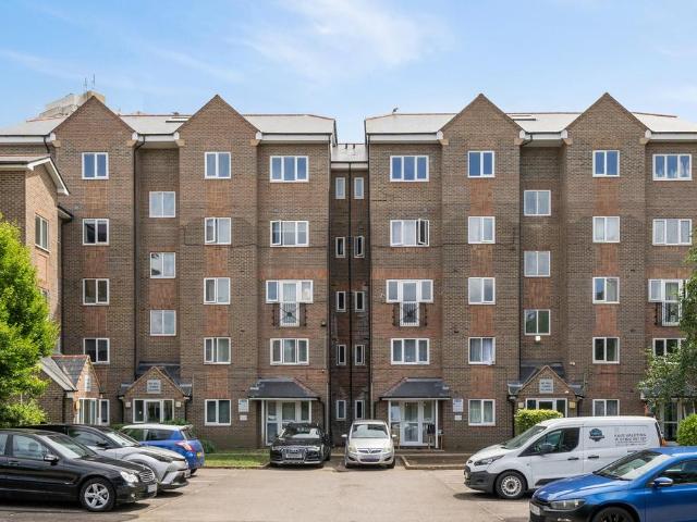 Flat for sale in Lower Edmonton, Edmonton