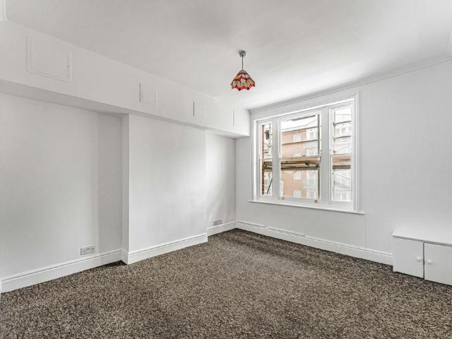 Flat for sale in St. George in the East, Shadwell