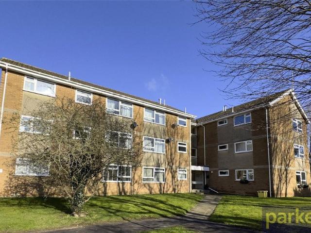 Flat for sale in Madley Park, Black Bourton